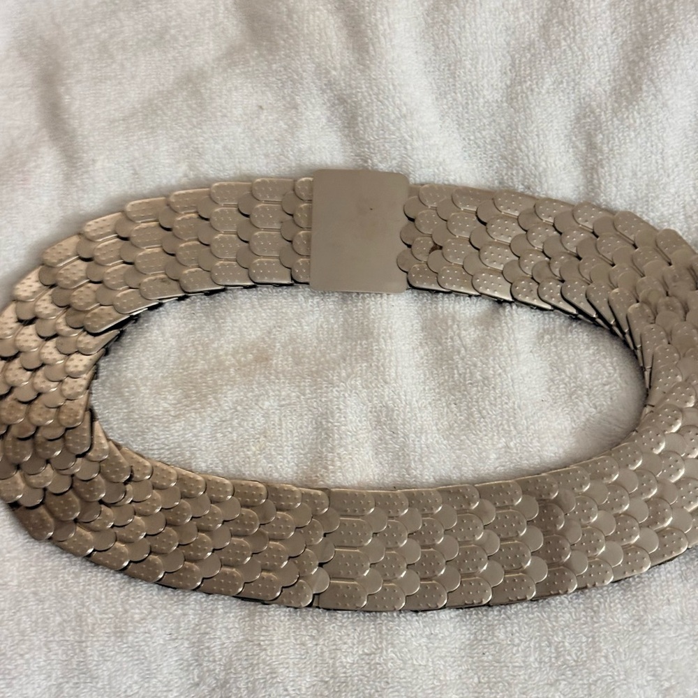 WOMENS 34 INCH VINTAGE SILVER GORGEOUS BELT ADJUSTABLE STRETCHY BELT SEE PICS
